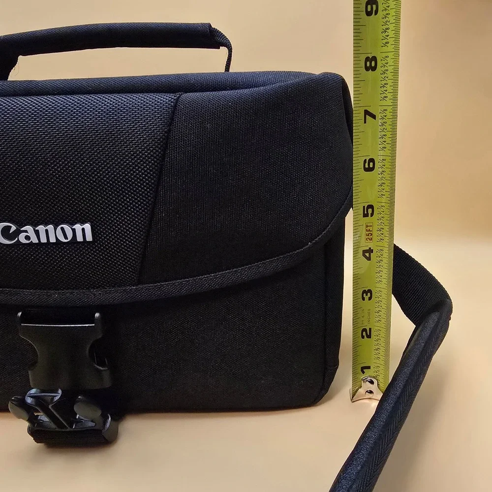 Canon camera shoulder